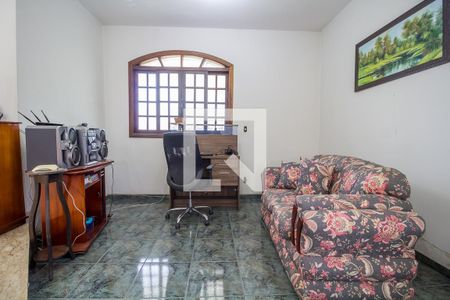 Escritório de casa para alugar com 3 quartos, 225m² em Vila Lavinia, Mogi das Cruzes