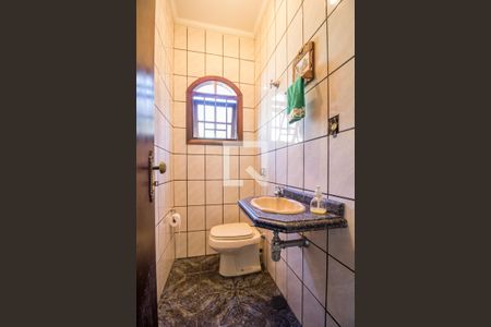 Lavabo de casa para alugar com 3 quartos, 225m² em Vila Lavinia, Mogi das Cruzes