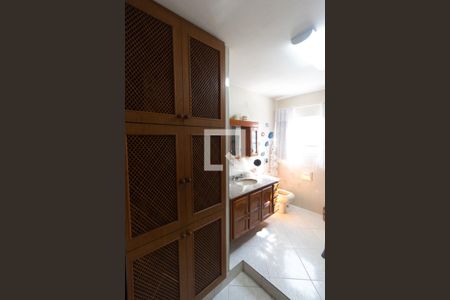 Casa à venda com 133m², 2 quartos e 1 vagaBanheiro 1