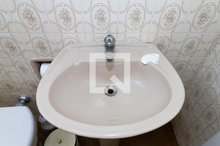 Casa à venda com 180m², 5 quartos e 3 vagasDetalhe do Banheiro da Suite