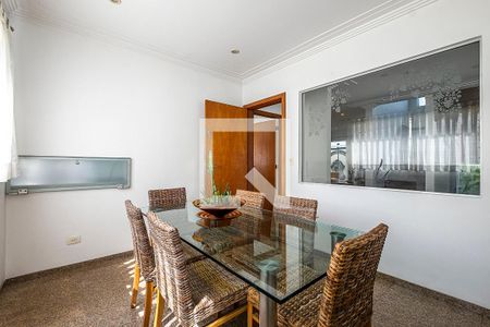 Casa à venda com 630m², 4 quartos e 6 vagas Casa à venda com 630m², 4 quartos e 6 vagasSala de almoço