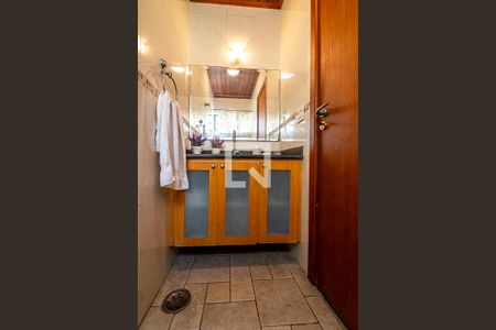 Casa à venda com 630m², 4 quartos e 6 vagas Casa à venda com 630m², 4 quartos e 6 vagasLavabo 2