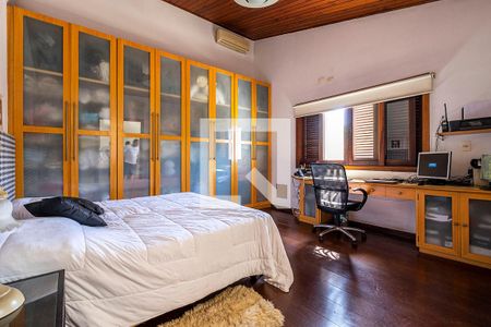 Casa à venda com 630m², 4 quartos e 6 vagas Casa à venda com 630m², 4 quartos e 6 vagasSuíte 4