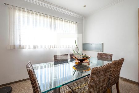 Casa à venda com 630m², 4 quartos e 6 vagas Casa à venda com 630m², 4 quartos e 6 vagasSala de almoço