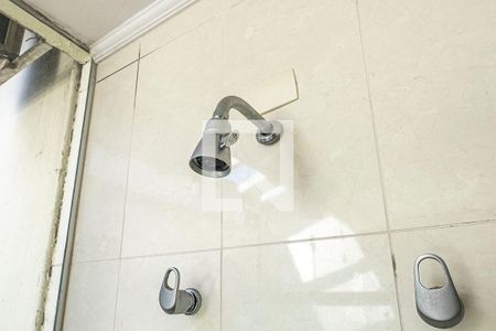 Casa à venda com 630m², 4 quartos e 6 vagas Casa à venda com 630m², 4 quartos e 6 vagasSuíte 1 - Banheiro