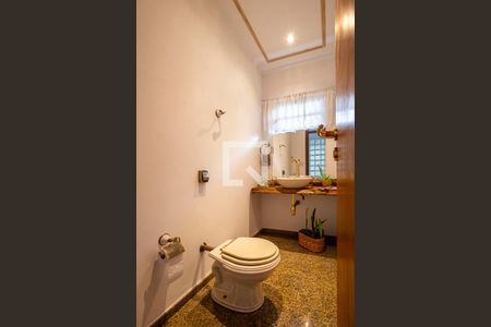 Casa à venda com 630m², 4 quartos e 6 vagas Casa à venda com 630m², 4 quartos e 6 vagasLavabo 1