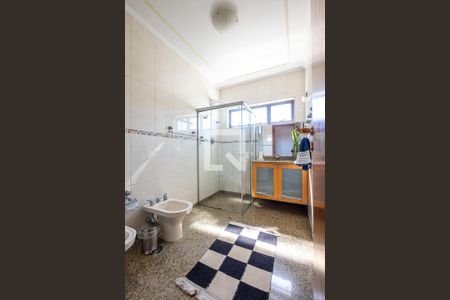 Casa à venda com 630m², 4 quartos e 6 vagas Casa à venda com 630m², 4 quartos e 6 vagasSuíte 3 - Banheiro