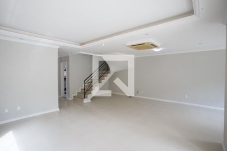 Sala de casa para alugar com 4 quartos, 650m² em Jacarepaguá, Rio de Janeiro