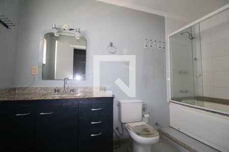 Casa de condomínio para alugar com 650m², 4 quartos e 2 vagasBanheiro da Suíte 1