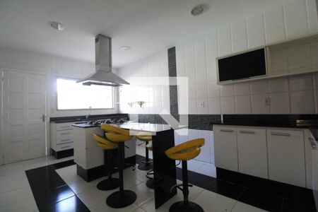 Casa de condomínio para alugar com 650m², 4 quartos e 2 vagasCozinha