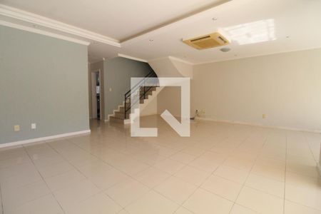 Sala de casa de condomínio à venda com 4 quartos, 650m² em Jacarepaguá, Rio de Janeiro