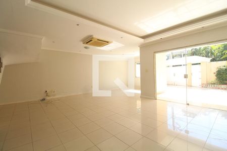 Sala de casa de condomínio à venda com 4 quartos, 650m² em Jacarepaguá, Rio de Janeiro