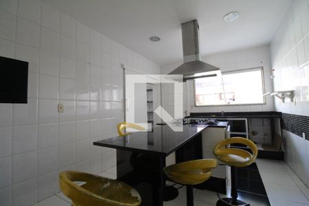 Casa de condomínio para alugar com 650m², 4 quartos e 2 vagasCozinha
