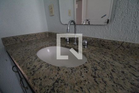 Casa de condomínio para alugar com 650m², 4 quartos e 2 vagasBanheiro da Suíte 3