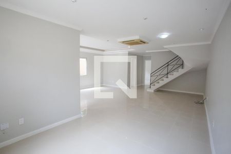 Sala de casa para alugar com 4 quartos, 650m² em Jacarepaguá, Rio de Janeiro