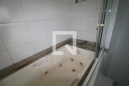 Casa de condomínio para alugar com 650m², 4 quartos e 2 vagasBanheiro da Suíte 1