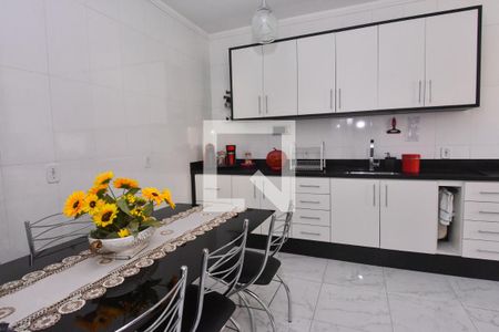 Casa para alugar com 120m², 3 quartos e 2 vagasCozinha