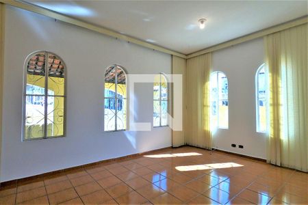 Sala de casa à venda com 4 quartos, 120m² em Vila Santa Maria, Guarulhos