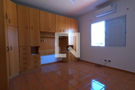 Casa à venda com 120m², 4 quartos e 1 vagaSuíte