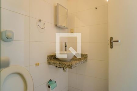 Casa de condomínio para alugar com 210m², 3 quartos e 1 vaga Casa de condomínio para alugar com 210m², 3 quartos e 1 vagaBanheiro da Suíte 2