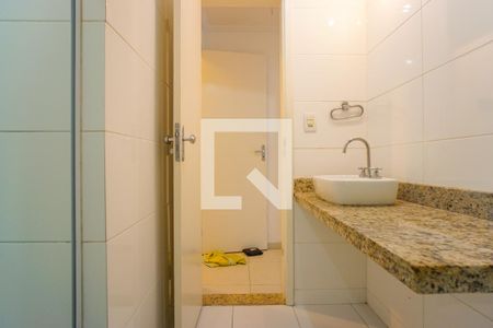Casa de condomínio para alugar com 210m², 3 quartos e 1 vaga Casa de condomínio para alugar com 210m², 3 quartos e 1 vagaBanheiro da Suíte 1