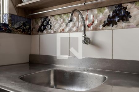 Cozinha e Área de Serviço de apartamento para alugar com 2 quartos, 48m² em Rubem Berta, Porto Alegre