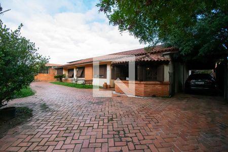 Casa à venda com 607m², 6 quartos e 6 vagasFachada