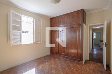 Casa à venda com 210m², 3 quartos e 3 vagasSuíte