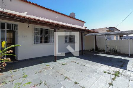 Casa à venda com 210m², 3 quartos e 3 vagasFachada