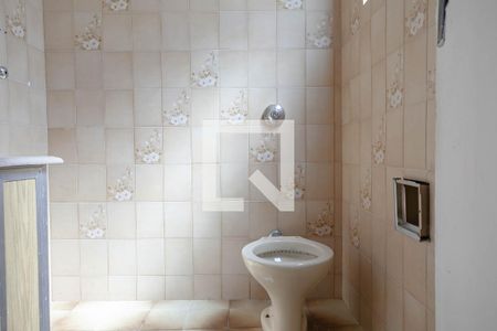 Casa à venda com 210m², 3 quartos e 3 vagasBanheiro da suíte