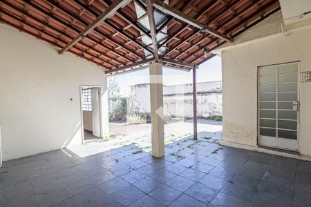 Casa à venda com 210m², 3 quartos e 3 vagasQuintal