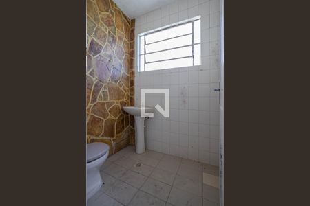 Casa à venda com 210m², 3 quartos e 3 vagasBanheiro de serviço