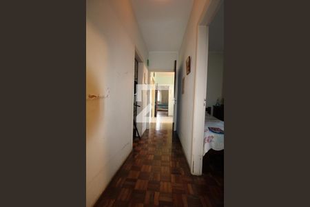 Corredor de casa à venda com 3 quartos, 151m² em Parque São Quirino, Campinas