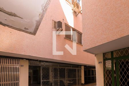 Casa à venda com 129m², 3 quartos e 2 vagas Casa à venda com 129m², 3 quartos e 2 vagasFachada