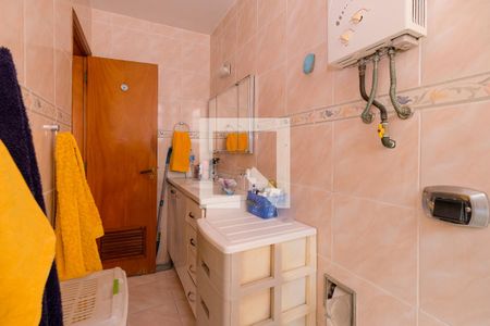 Casa à venda com 129m², 3 quartos e 2 vagas Casa à venda com 129m², 3 quartos e 2 vagasBanheiro Corredor