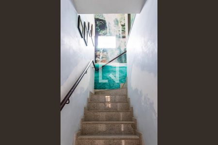 Escada de casa para alugar com 4 quartos, 500m² em São Salvador, Belo Horizonte
