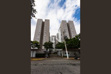 Apartamento para alugar com 45m², 2 quartos e 1 vaga Apartamento para alugar com 45m², 2 quartos e 1 vagaFachada