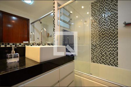 Apartamento à venda com 126m², 3 quartos e 2 vagasBanheiro Social