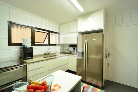 Apartamento à venda com 126m², 3 quartos e 2 vagasCozinha