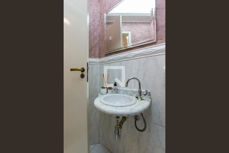 Casa à venda com 200m², 3 quartos e 5 vagasLavabo