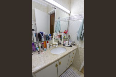 Casa à venda com 200m², 3 quartos e 5 vagasBanheiro da Suíte 3