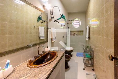 Casa para alugar com 300m², 5 quartos e 4 vagas Casa para alugar com 300m², 5 quartos e 4 vagasBanheiro Social