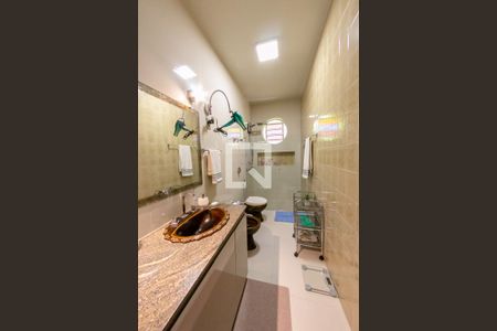 Casa para alugar com 300m², 5 quartos e 4 vagas Casa para alugar com 300m², 5 quartos e 4 vagasBanheiro Social