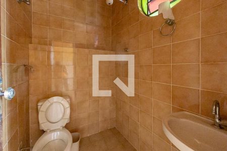 Casa para alugar com 300m², 5 quartos e 4 vagas Casa para alugar com 300m², 5 quartos e 4 vagasBanheiro de Serviço