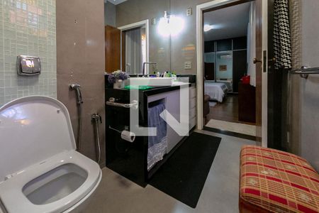 Casa para alugar com 300m², 5 quartos e 4 vagas Casa para alugar com 300m², 5 quartos e 4 vagasBanheiro da Suíte