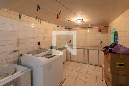 Casa para alugar com 300m², 5 quartos e 4 vagas Casa para alugar com 300m², 5 quartos e 4 vagasÁrea de Serviço