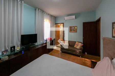 Casa para alugar com 300m², 5 quartos e 4 vagas Casa para alugar com 300m², 5 quartos e 4 vagasQuarto Suíte