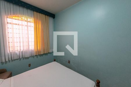 Casa para alugar com 300m², 5 quartos e 4 vagas Casa para alugar com 300m², 5 quartos e 4 vagasQuarto 1