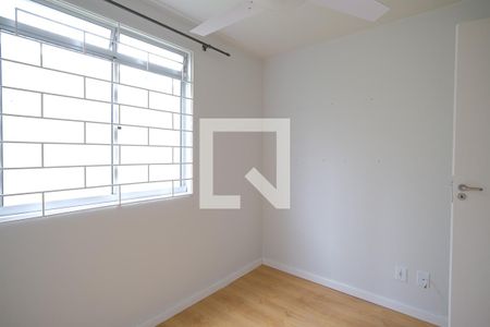 Quarto 1 de apartamento para alugar com 2 quartos, 52m² em Sítio Cercado, Curitiba