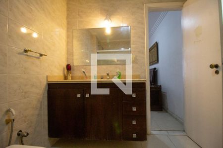 Apartamento à venda com 428m², 4 quartos e 2 vagasBanheiro da Suíte 2